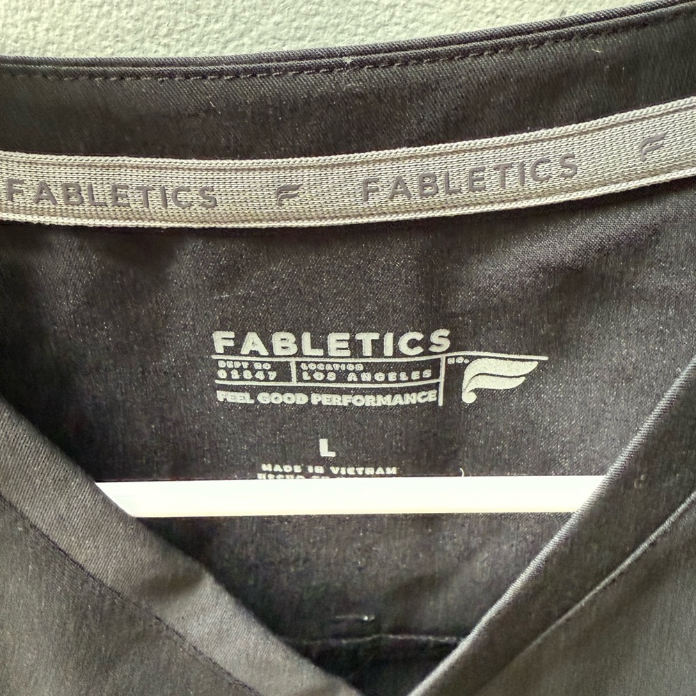 Method 2-Pocket Scrub Top (Reflective) - Picture 4 of 6